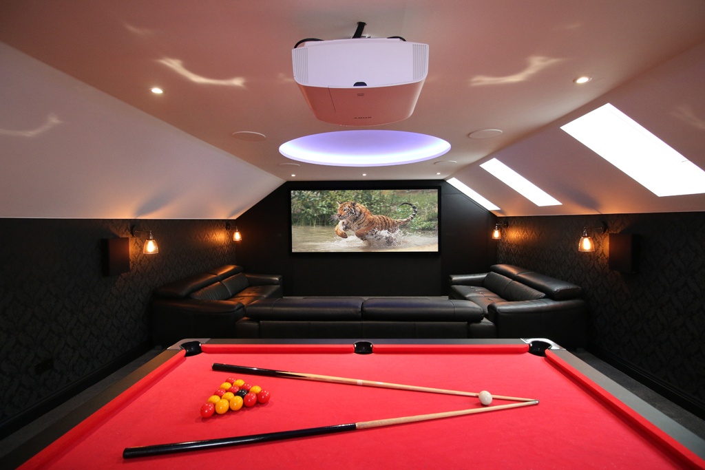 Loft leisure room with home cinema and pool table